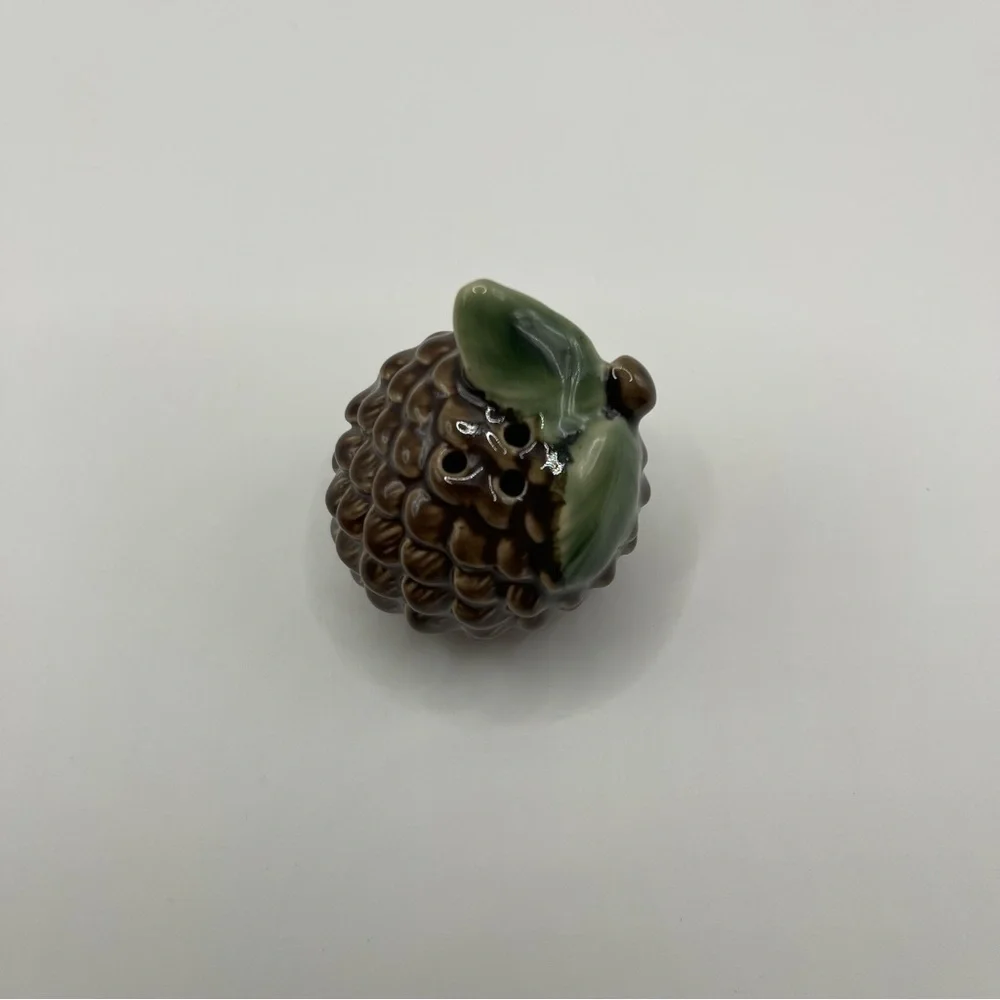 Vintage Squirrel & Acorn Salt and Pepper Shakers Woodland Rustic Kitchen Decor